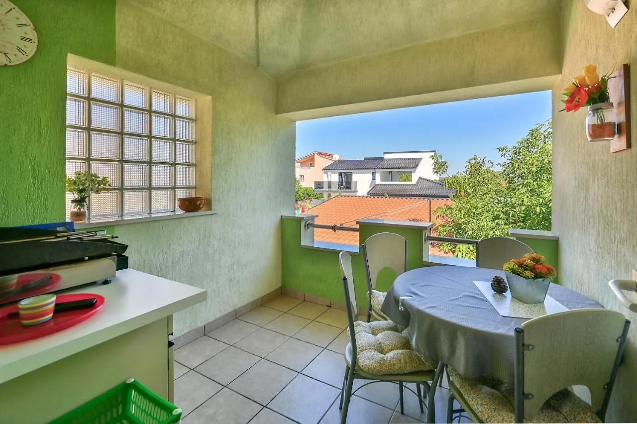 Apartment Oscar Pula